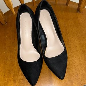 Black dress shoes